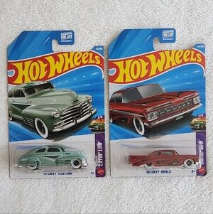 🚗 Hot Wheels ’47 Chevy Fleetline & ’59 Chevy Impala – Classic Car Set – NWT